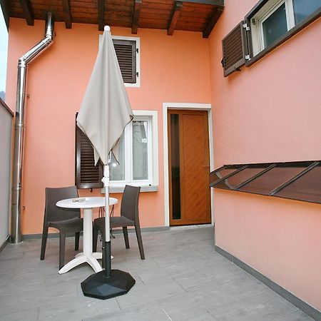 B&B 21 Канобио Екстериор снимка